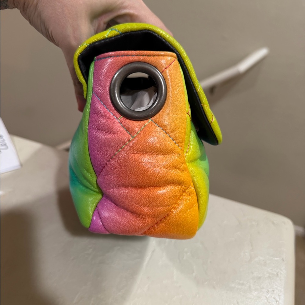 KURT GEIGER LONDON MEDIUM KENSINGTON SOFT LEATHER QUILTED RAINBOW OMBRE BAG - Picture 5 of 10